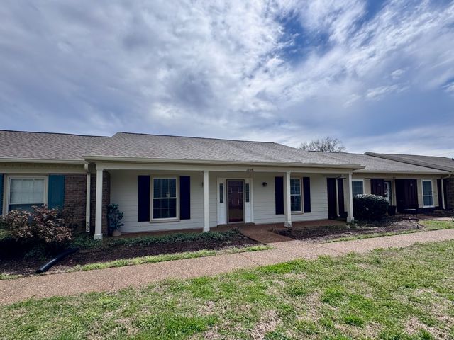 1044 Todd Preis Dr, Nashville, TN 37221