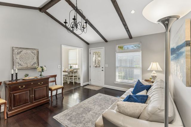 1044 Todd Preis Dr, Nashville, TN 37221