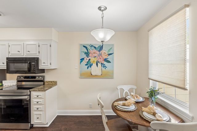 1044 Todd Preis Dr, Nashville, TN 37221