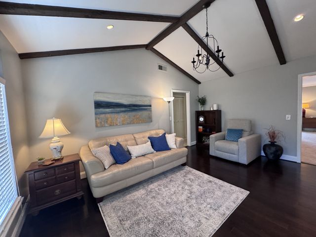 1044 Todd Preis Dr, Nashville, TN 37221