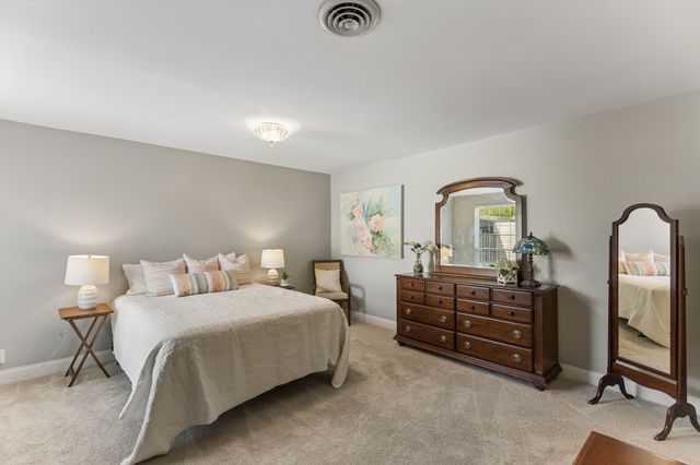 1044 Todd Preis Dr, Nashville, TN 37221