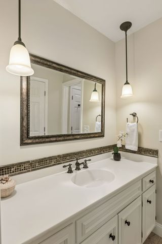 1044 Todd Preis Dr, Nashville, TN 37221