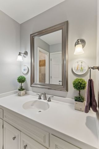 1044 Todd Preis Dr, Nashville, TN 37221