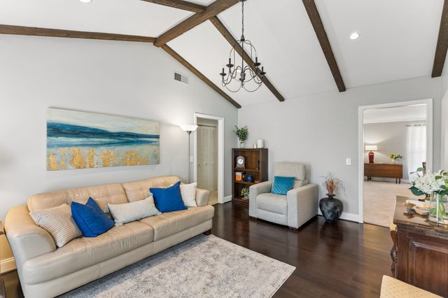 1044 Todd Preis Dr, Nashville, TN 37221