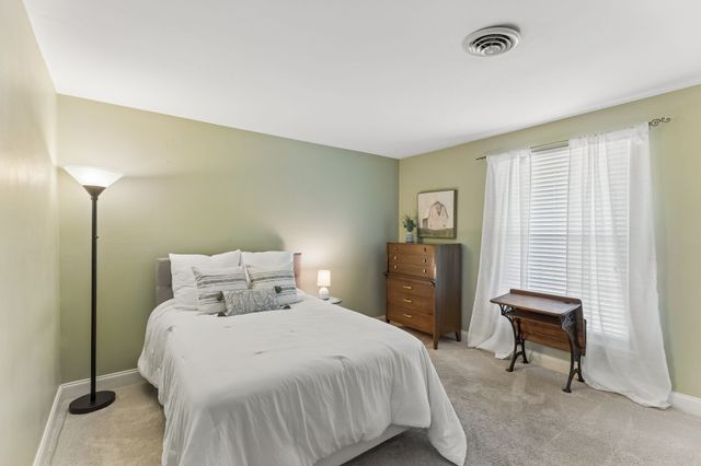 1044 Todd Preis Dr, Nashville, TN 37221