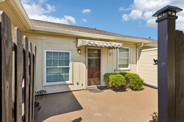 1044 Todd Preis Dr, Nashville, TN 37221