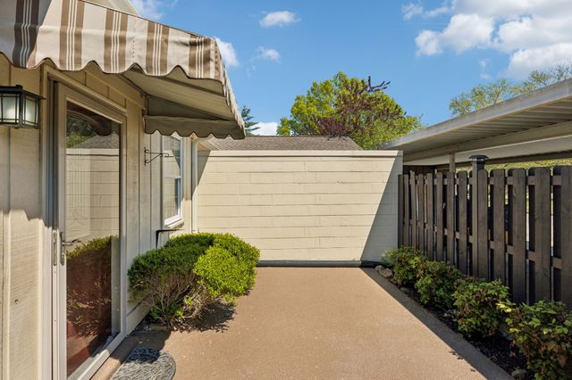 1044 Todd Preis Dr, Nashville, TN 37221