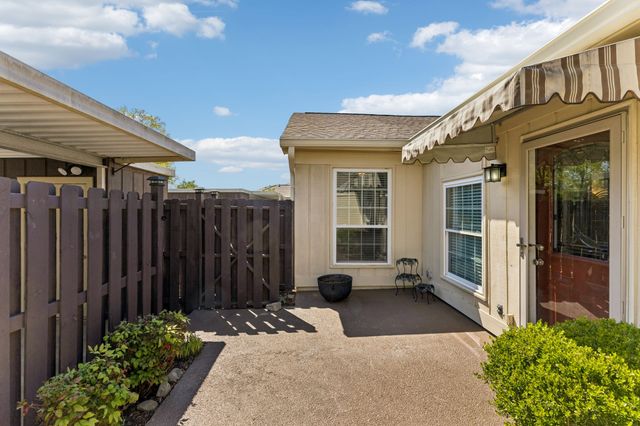 1044 Todd Preis Dr, Nashville, TN 37221