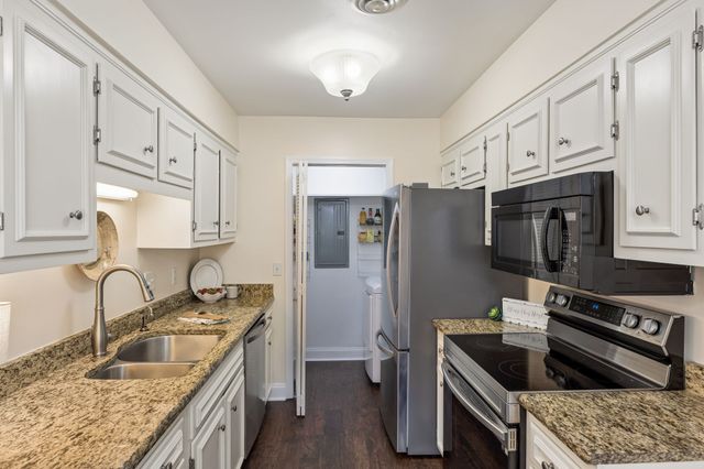 1044 Todd Preis Dr, Nashville, TN 37221