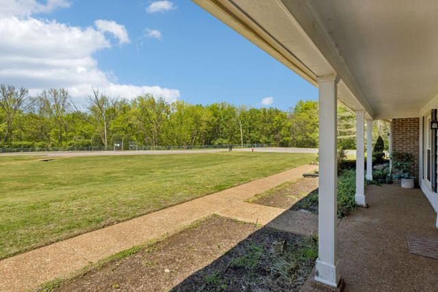 1044 Todd Preis Dr, Nashville, TN 37221