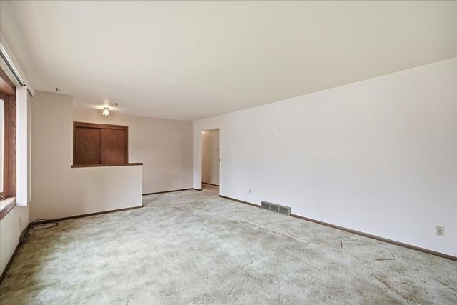 5005 Highland Drive, Mcfarland, WI 53558