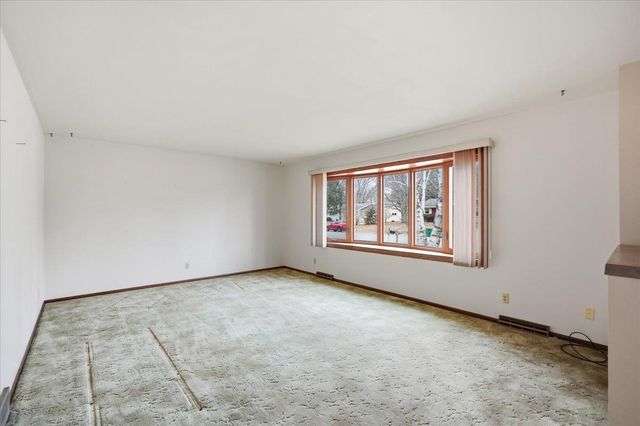 5005 Highland Drive, Mcfarland, WI 53558