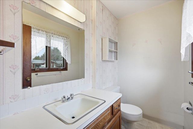 5005 Highland Drive, Mcfarland, WI 53558