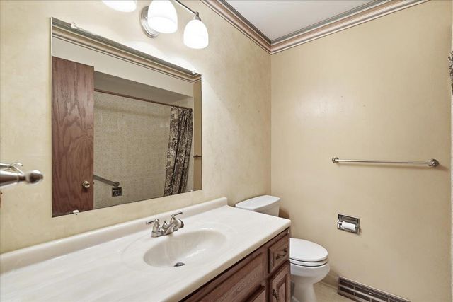 5005 Highland Drive, Mcfarland, WI 53558