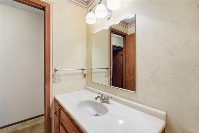 5005 Highland Drive, Mcfarland, WI 53558