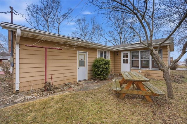 5005 Highland Drive, Mcfarland, WI 53558