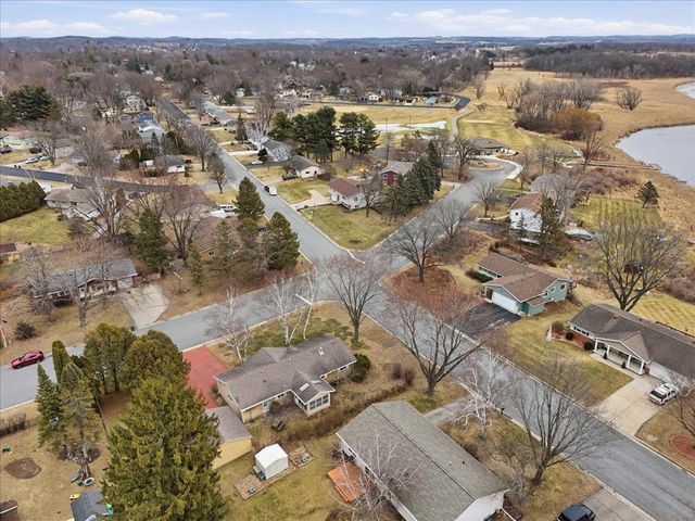 5005 Highland Drive, Mcfarland, WI 53558