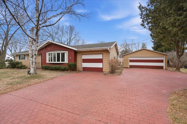 5005 Highland Drive, Mcfarland, WI 53558