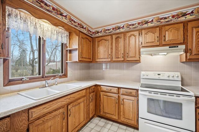 5005 Highland Drive, Mcfarland, WI 53558