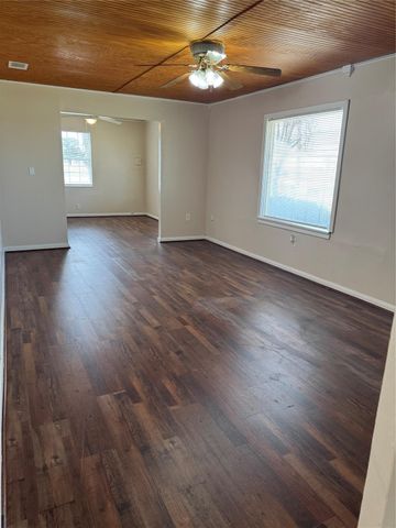 5702 Pine Avenue, Pasadena, TX 77503