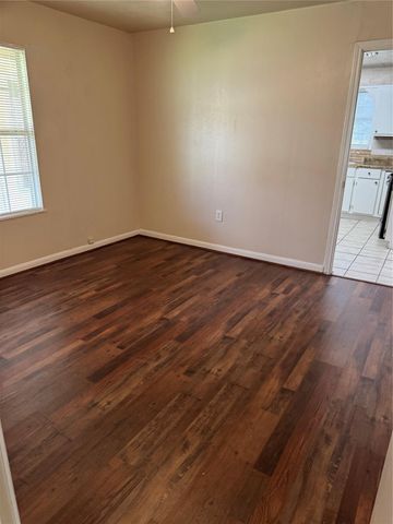 5702 Pine Avenue, Pasadena, TX 77503