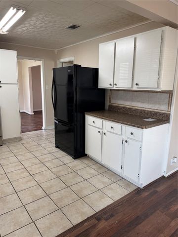 5702 Pine Avenue, Pasadena, TX 77503