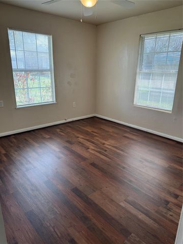 5702 Pine Avenue, Pasadena, TX 77503
