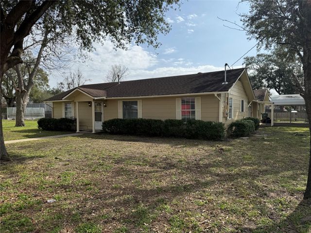 5702 Pine Avenue, Pasadena, TX 77503