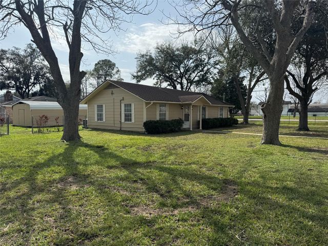 5702 Pine Avenue, Pasadena, TX 77503