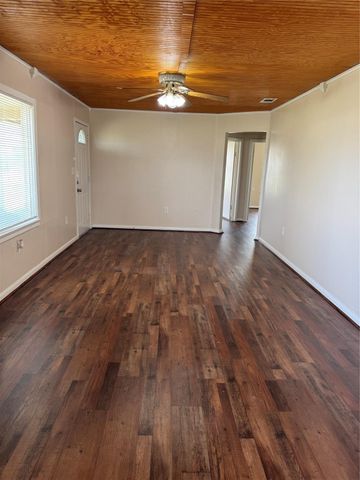 5702 Pine Avenue, Pasadena, TX 77503