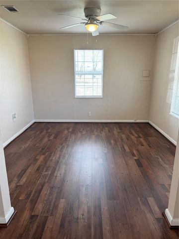 5702 Pine Avenue, Pasadena, TX 77503