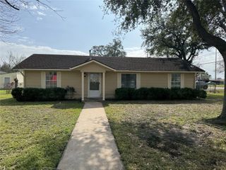 5702 Pine Avenue, Pasadena, TX 77503