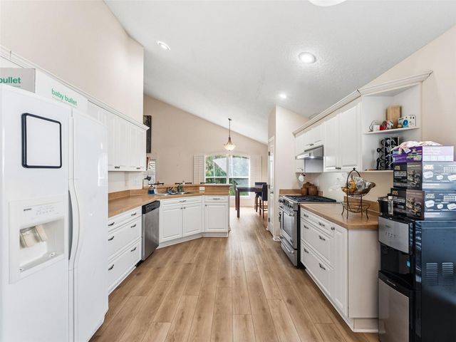 17704 NATHANS DRIVE, Tampa, FL 33647