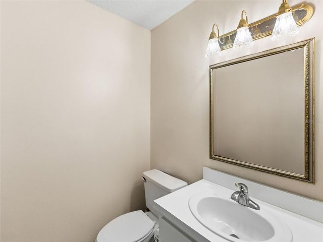 17704 NATHANS DRIVE, Tampa, FL 33647