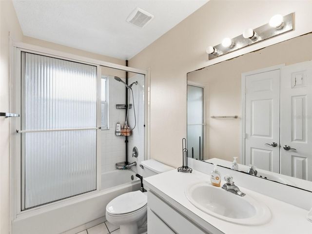 17704 NATHANS DRIVE, Tampa, FL 33647