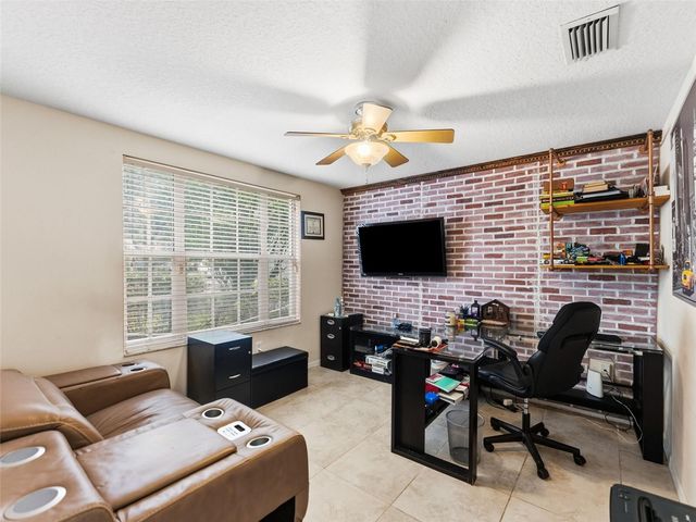 17704 NATHANS DRIVE, Tampa, FL 33647