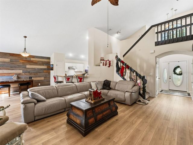 17704 NATHANS DRIVE, Tampa, FL 33647