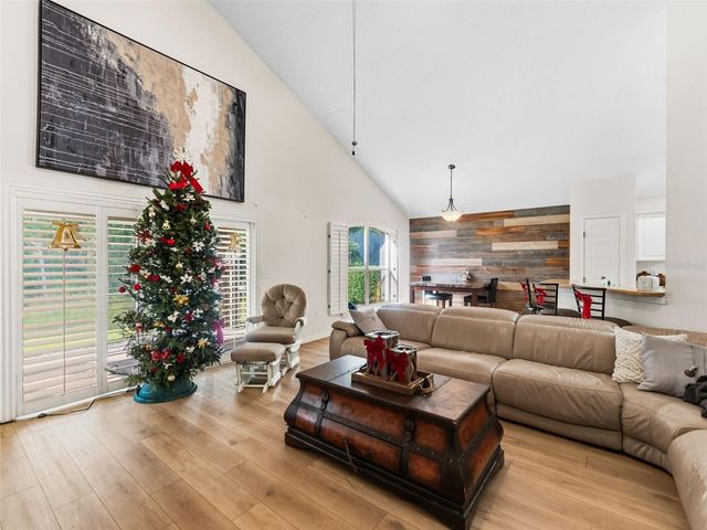 17704 NATHANS DRIVE, Tampa, FL 33647