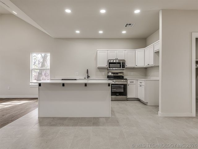 1879 Rockford Drive, Eufaula, OK 74432