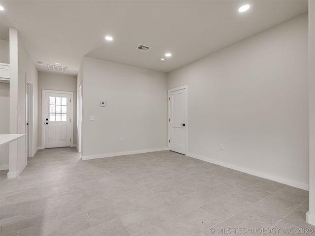 1879 Rockford Drive, Eufaula, OK 74432