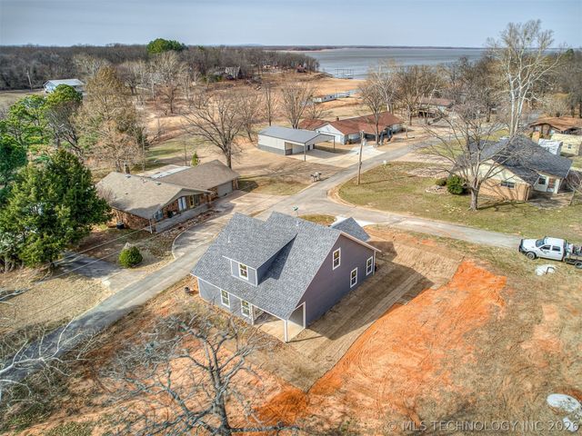 1879 Rockford Drive, Eufaula, OK 74432