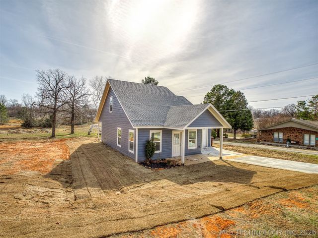 1879 Rockford Drive, Eufaula, OK 74432