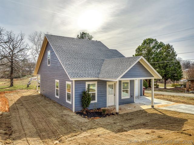 1879 Rockford Drive, Eufaula, OK 74432