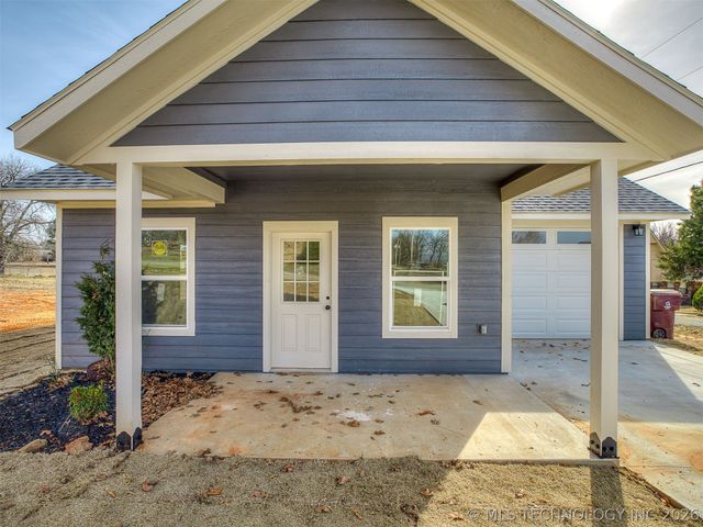 1879 Rockford Drive, Eufaula, OK 74432