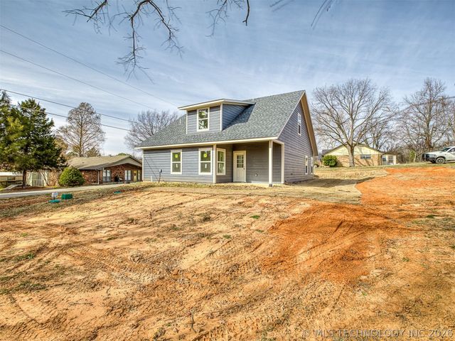 1879 Rockford Drive, Eufaula, OK 74432