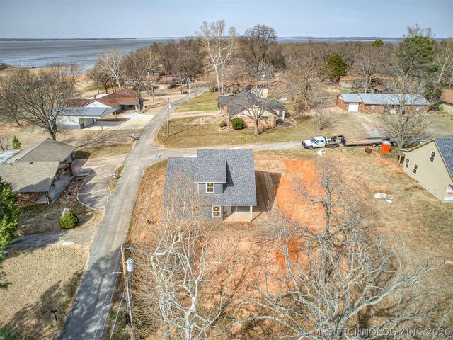 1879 Rockford Drive, Eufaula, OK 74432