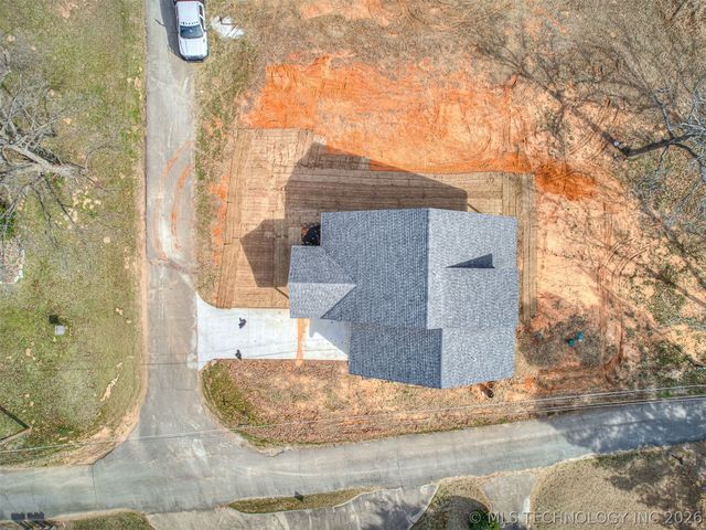 1879 Rockford Drive, Eufaula, OK 74432