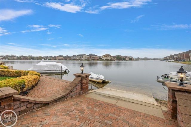 51577 Merry Lane, Shelby Twp, MI 48316
