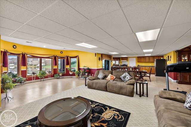 51577 Merry Lane, Shelby Twp, MI 48316