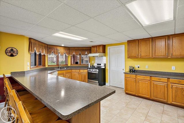 51577 Merry Lane, Shelby Twp, MI 48316